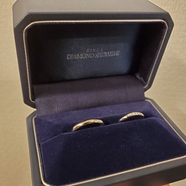 【銀座ダイヤモンドシライシの口コミ】 婚約指輪に合わせて重ね付けできるものを探していたため、店員さんに相談…