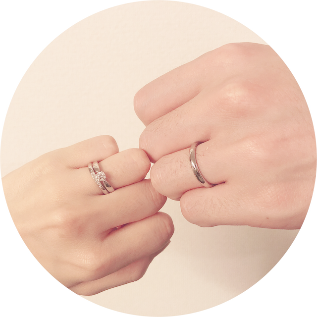 【銀座ダイヤモンドシライシの口コミ】 婚約指輪に合わせて重ね付けできるものを探していたため、店員さんに相談…