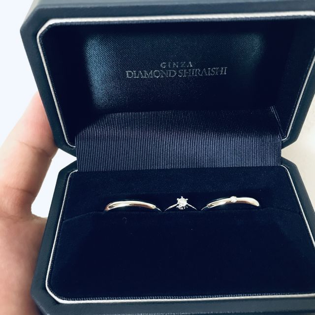 【銀座ダイヤモンドシライシの口コミ】 シンプルなデザインのため、どこのお店にもありそうなリングでしたが、お…