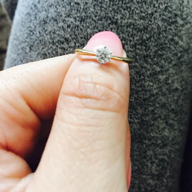 【銀座ダイヤモンドシライシの口コミ】 もともとシンプルで嫌みがないものを探していました。
0.267カラットと大…