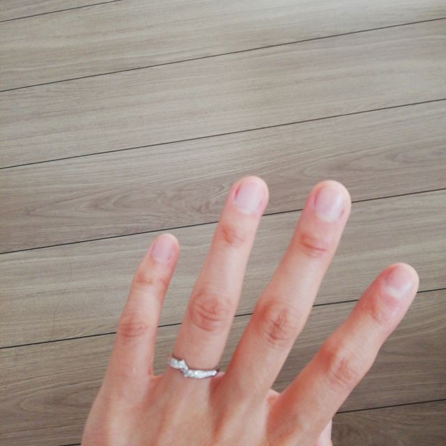 【俄(にわか)の口コミ】 ホームページで色々な指輪を見て、デザインがかわいいものをいくつ候補選…