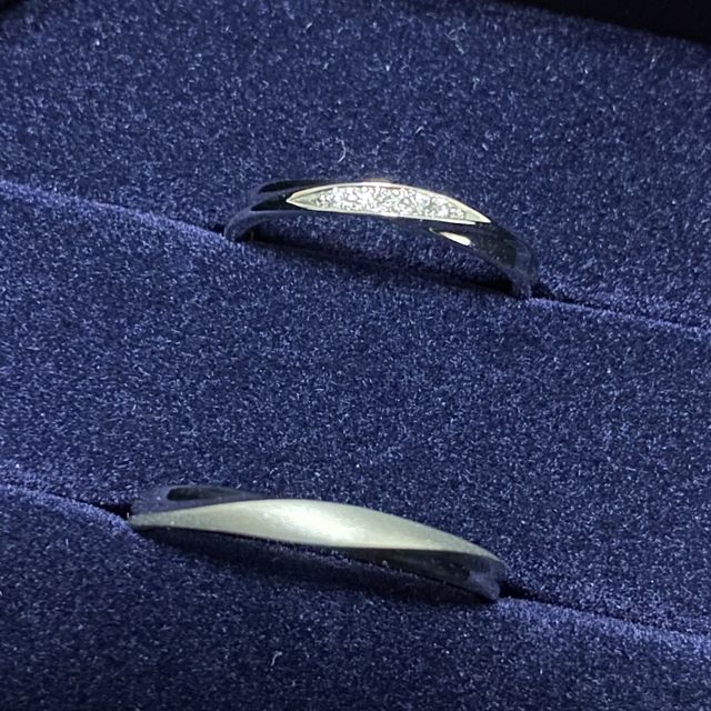 【4℃ BRIDAL(ヨンドシーブライダル)の口コミ】 婚約指輪に合うものを探すため、色々な店でたくさんの指輪を試着しました…