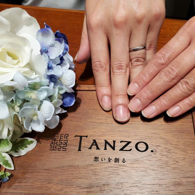 【TANZO.(鍛造指輪)の口コミ】 こちらで結婚指輪を購入した新郎の友人から紹介してもらい、店舗に伺いま…