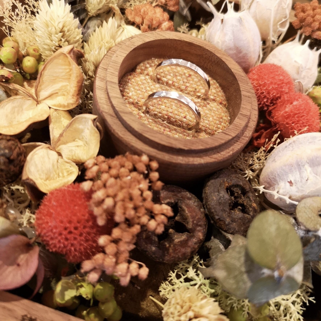 【鎌倉彫金工房の口コミ】 毎日つけるものなので、2人が納得できるものを探した結果、お互いに作り合…