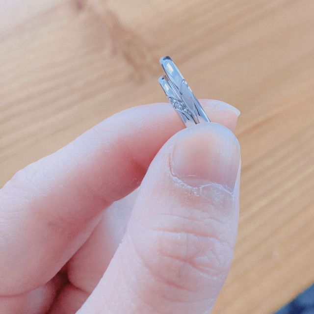 【Ankhore(アンクオーレ)の口コミ】 ダイヤが派手すぎないもので、でも一粒ではシンプル過ぎるなと思っていた…