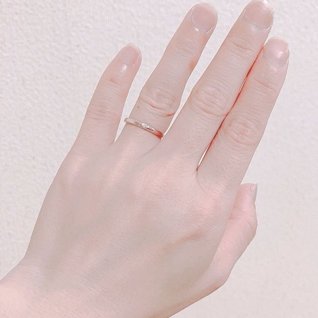 【Ankhore(アンクオーレ)の口コミ】 ダイヤが派手すぎないもので、でも一粒ではシンプル過ぎるなと思っていた…