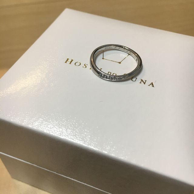 【HOSHI no SUNA 星の砂(ほしのすな)の口コミ】 シンプルで華奢なので上品な印象でした。
事前に調べて何点か候補があり、…