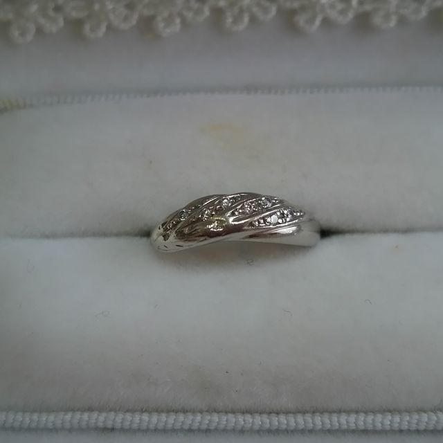 【アンジェリックフォセッテ(Angelique Fossette)の口コミ】 図面をこちらでおこし、それを持ち込んで造ってもらいました。
pairでつけ…