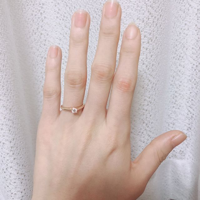 【カルティエ(Cartier)の口コミ】 派手すぎず、地味すぎない指輪で探していました。手が細いのでつけた時の…