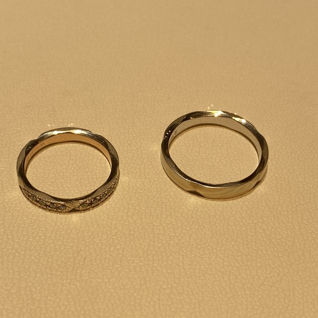 【杢目金屋(もくめがねや)の口コミ】 上から見るとさくらの花の形になっているのがいいなと思いました。つけて…