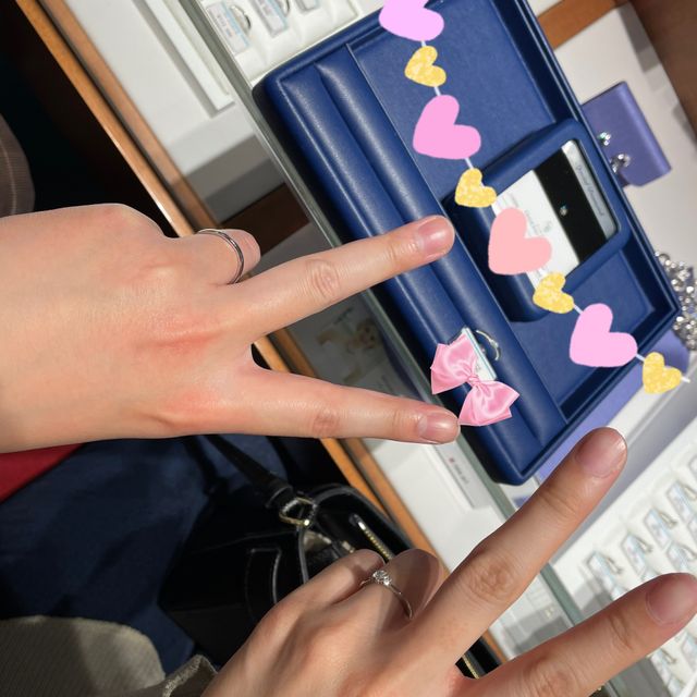 【銀座ダイヤモンドシライシの口コミ】 
デザインが可愛かったです。
セットリング出会わせた時もまた一段と可愛…