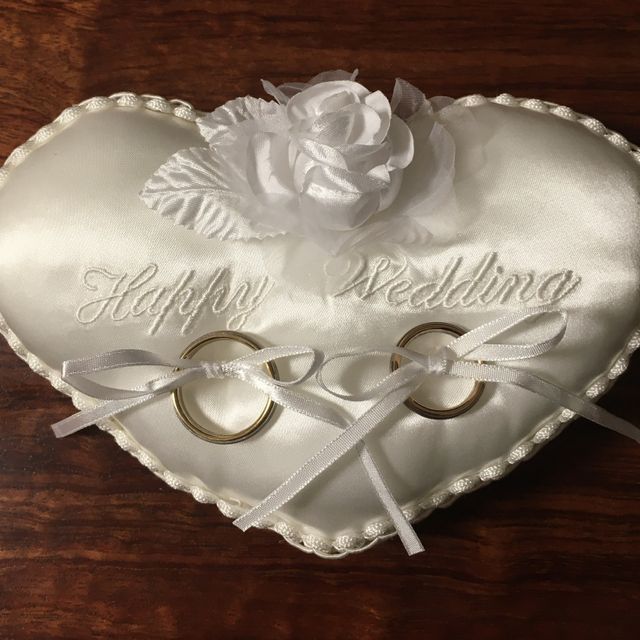 【MEISTER(マイスター)の口コミ】 指に合わせ、太め幅を選びました。
会社につけていくにはゴールドが目立つ…