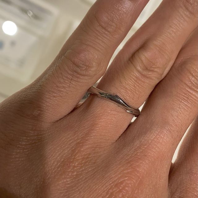 【俄(にわか)の口コミ】 元々、どこか神秘的で優雅な鯨が大好きでカタログでこの指輪を見た瞬間に…