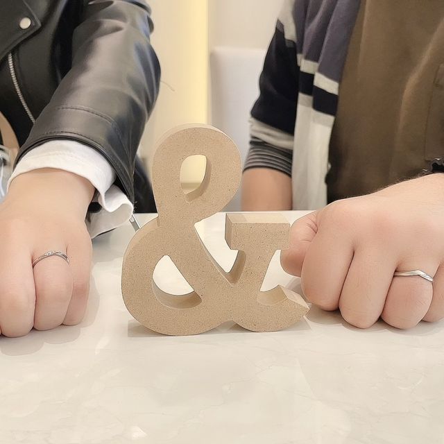 【Bridal Jewelry Fujita(ブライダルジュエリーフジタ)の口コミ】 他の人とかぶり難そうなデザインに惹かれました。
反面のマット加工が素敵…