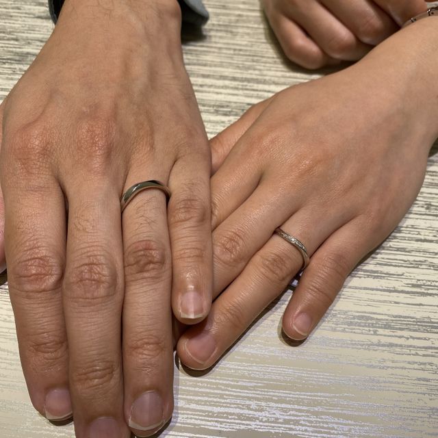 【TRECENTI(トレセンテ)の口コミ】 デザインが良いラインナップが豊富でしたが、自分たちの指にとても合う指…