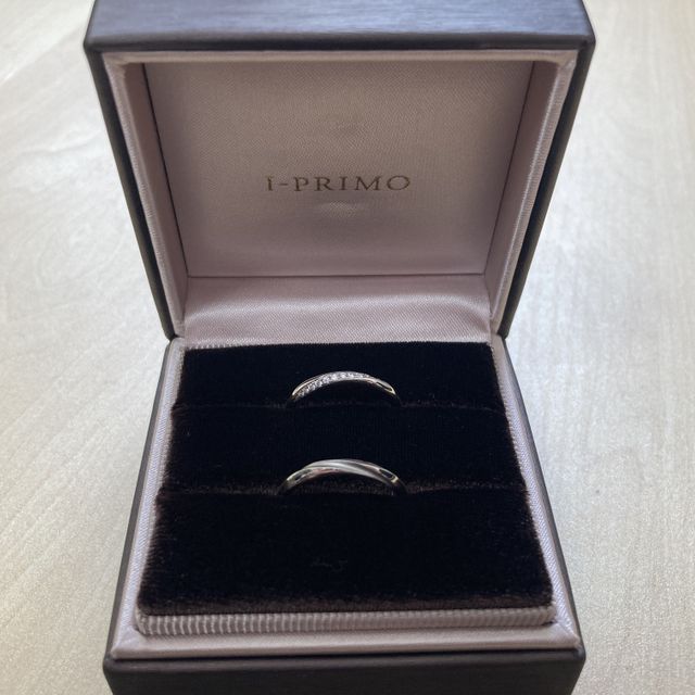 【アイプリモ(I-PRIMO)の口コミ】 女性のデザインは、横から見てもダイヤモンドが綺麗に見える所がお気に入…