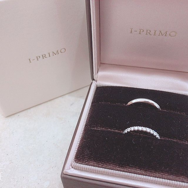 【アイプリモ(I-PRIMO)の口コミ】 ストレートとV字リングの二つで迷っていたが、
ハーフエタニティで華やか…