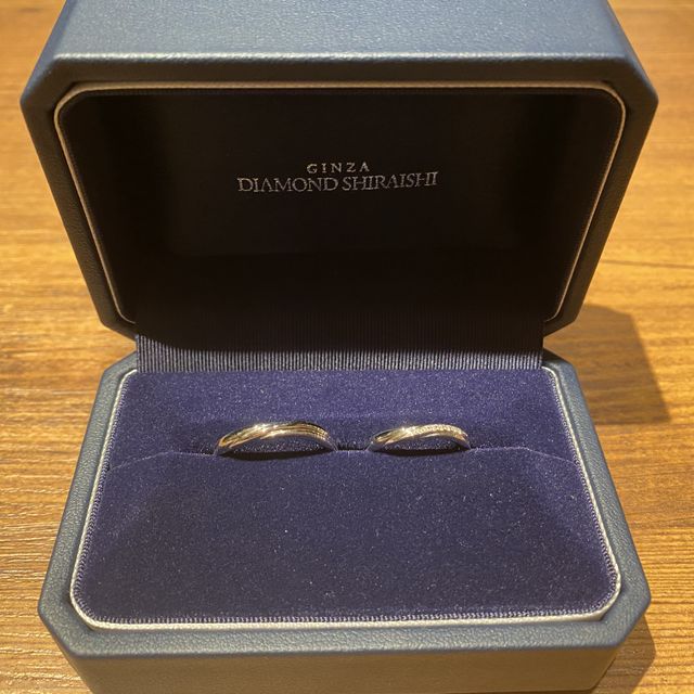 【銀座ダイヤモンドシライシの口コミ】 今まで7店舗程見てきましたが、2人の指に1番しっくりきて、とっても気に入…