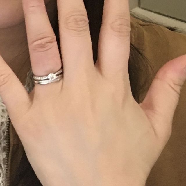 【ラザール ダイヤモンド(LAZARE DIAMOND)の口コミ】 ダイヤがすごく綺麗でした。デザインも気に入りました。しかし、1番の決め…