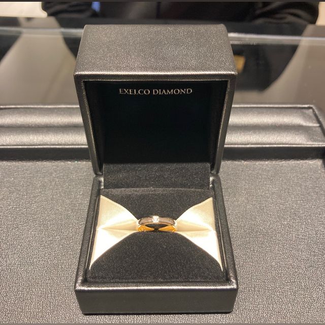【エクセルコダイヤモンド(EXELCO DIAMOND)の口コミ】 ゴールドのアクセが多いので、ゴールドの入った指輪なら合わせやすいかな…