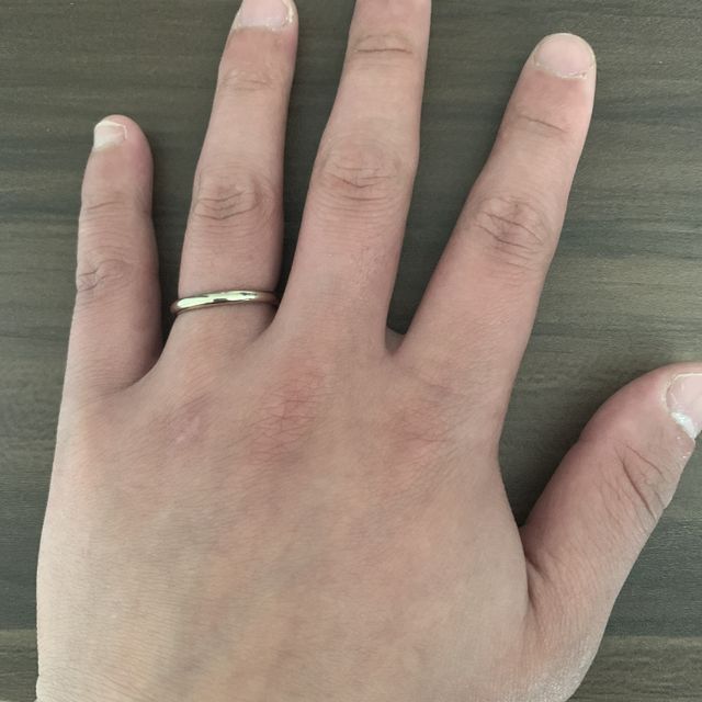 【4℃ BRIDAL(ヨンドシーブライダル)の口コミ】 あまりキラキラしすぎない色を探していたところ、シャンパンゴールドがと…