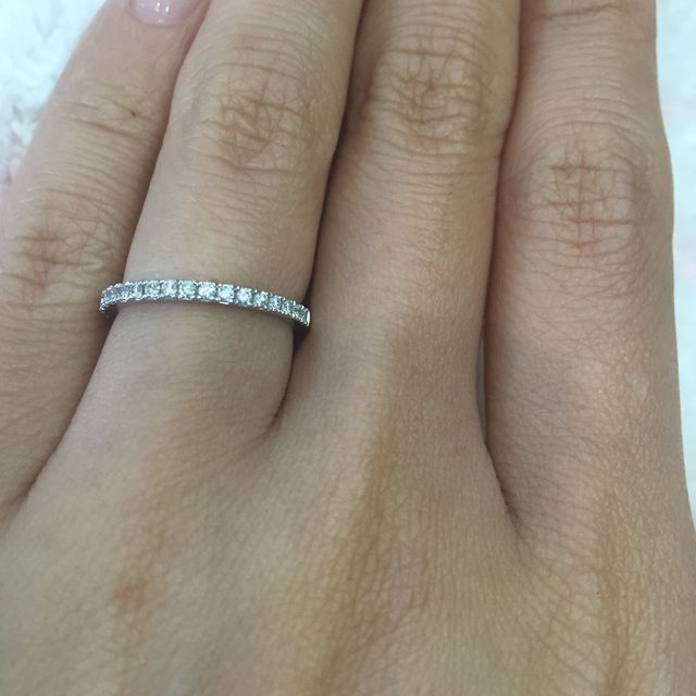 【デビアス(DE BEERS)の口コミ】 もともとデザインはシンプルなハーフエタニティにしようと思っていました…