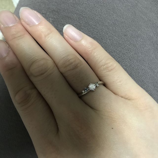 【NICOLO POLO(ニコロポーロ)の口コミ】 水色の石が綺麗で、意味を聞いたら航海に出るときのお守りのような意味合…