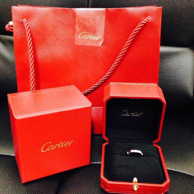 【カルティエ(Cartier)の口コミ】 ブランドはカルティエと決めていましたが、そのなかでもよく見るデザイン…