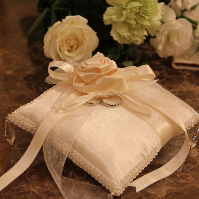 【ティファニー(Tiffany & Co.)の口コミ】 旦那さんと一緒に新宿の伊勢丹で購入しました。
仕事上、ダイヤは付いてる…