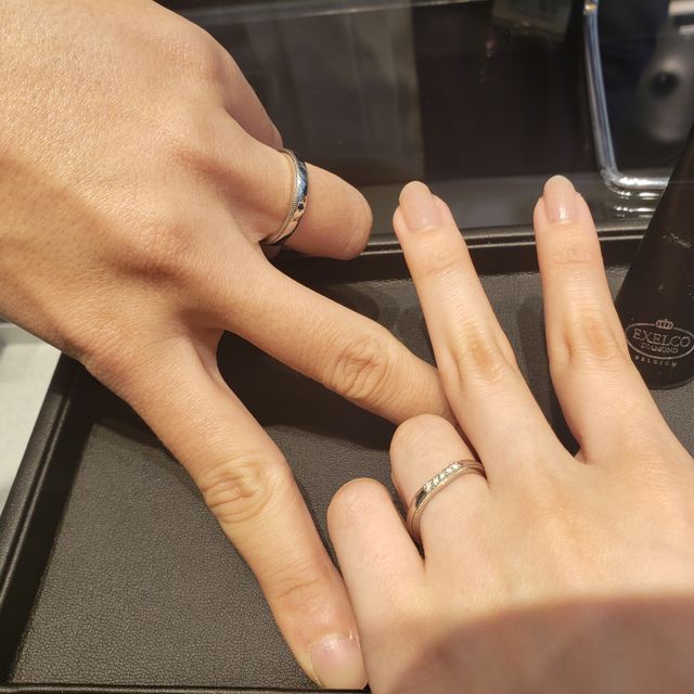 【エクセルコダイヤモンド(EXELCO DIAMOND)の口コミ】 真ん中にダイアモンドが集まっていてとてもキラキラと輝きがありました。…