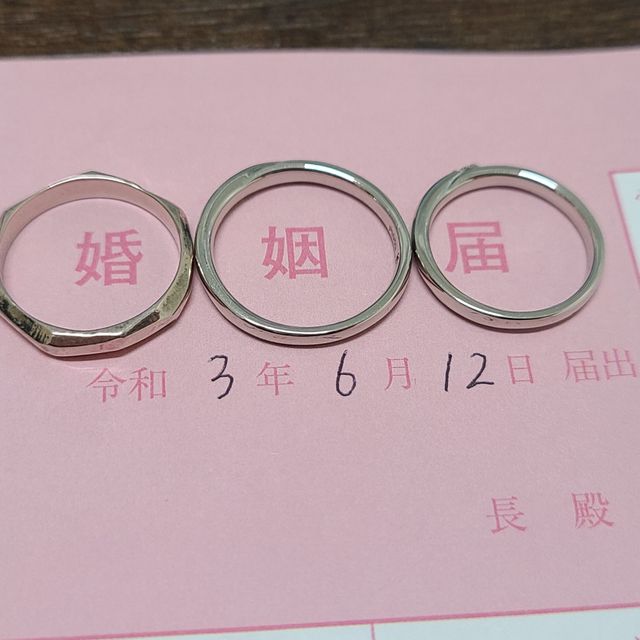 【銀座ダイヤモンドシライシの口コミ】 プラチナの輝きがとてもキレイだったためです。シンプルで、だけど可愛ら…