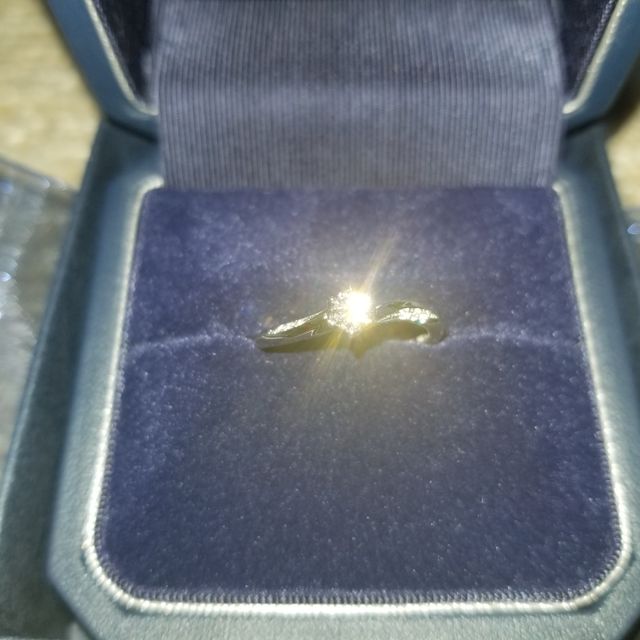 【銀座ダイヤモンドシライシの口コミ】 たくさんの種類の中から何種類も提案してもらって選択。いくつかのデザイ…