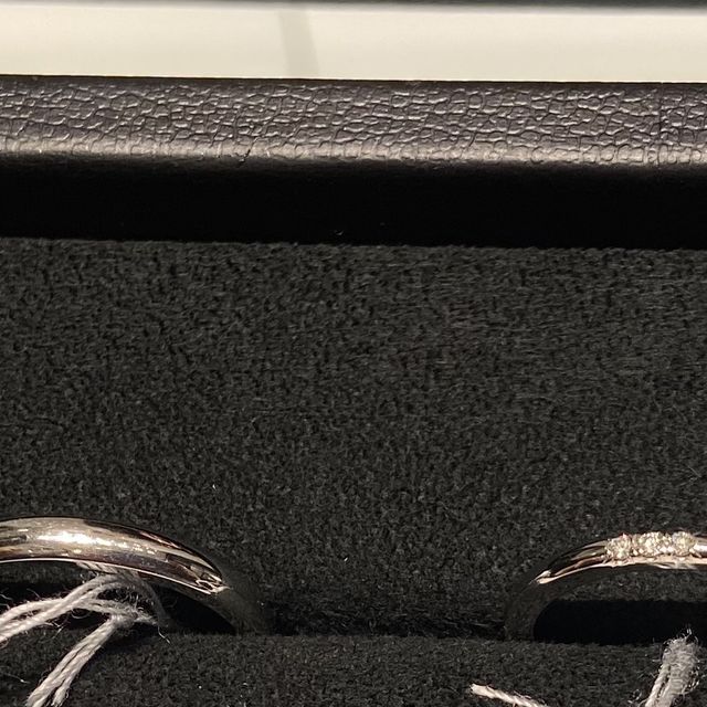 【ティファニー(Tiffany & Co.)の口コミ】 シンプルな指輪がいい！という方には、とてもおすすめです！中心にある3つ…