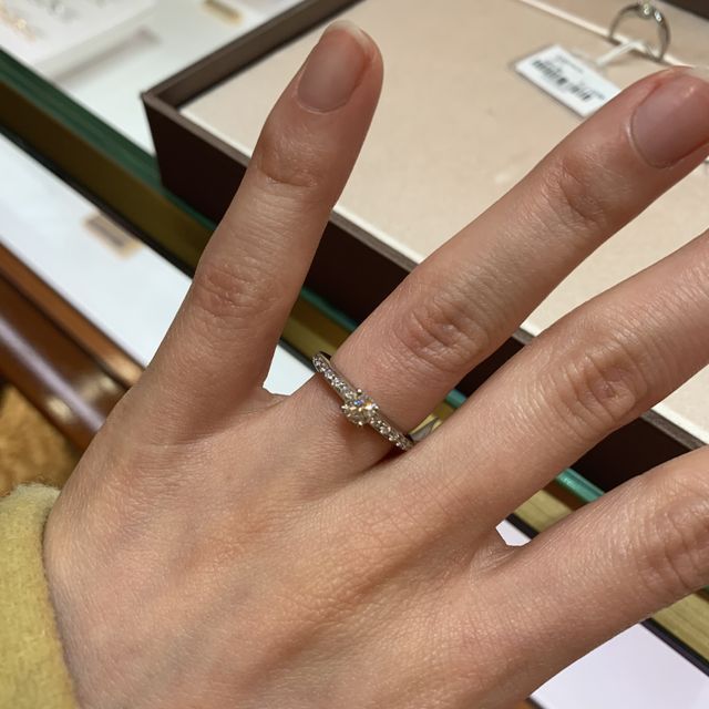 【ブルガリ(BVLGARI)の口コミ】 他のデザインのリングが気になり、ブルガリに行ったのですがショーケース…