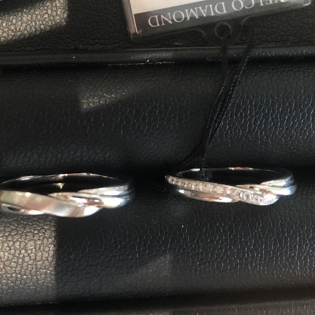 【エクセルコダイヤモンド(EXELCO DIAMOND)の口コミ】 一番の決め手は、デザインの良さです。ほぼ同じデザインのリングを他のブ…
