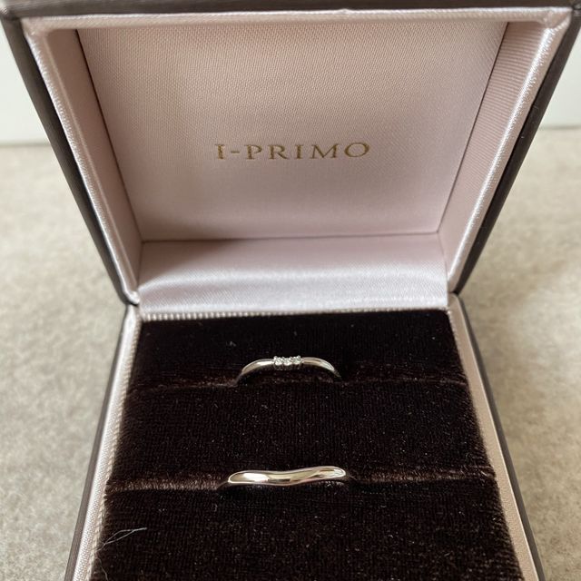 【アイプリモ(I-PRIMO)の口コミ】 2人とも太め、短めでふっくらした手指だったので
少しでも長く見えるよう…