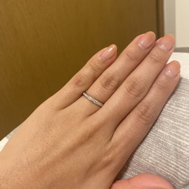 【ラザール ダイヤモンド(LAZARE DIAMOND)の口コミ】 ダイヤが入った指輪を探しており、一目惚れでした。
婚約指輪もとても素敵…