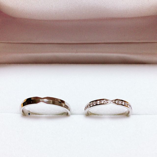 【STAR JEWELRY(スタージュエリー)の口コミ】 奥さんが指輪のデザインに一目惚れしたため。シンプルすぎず個性があるデ…