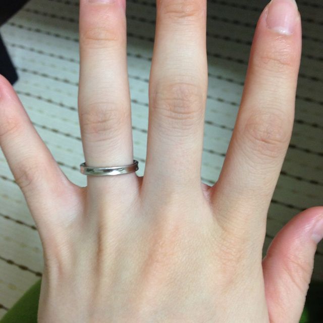 【ケイウノ ブライダル(K.UNO BRIDAL)の口コミ】 シンプルなデザインだったので短くムチムチしている私の指にも合うかなー…