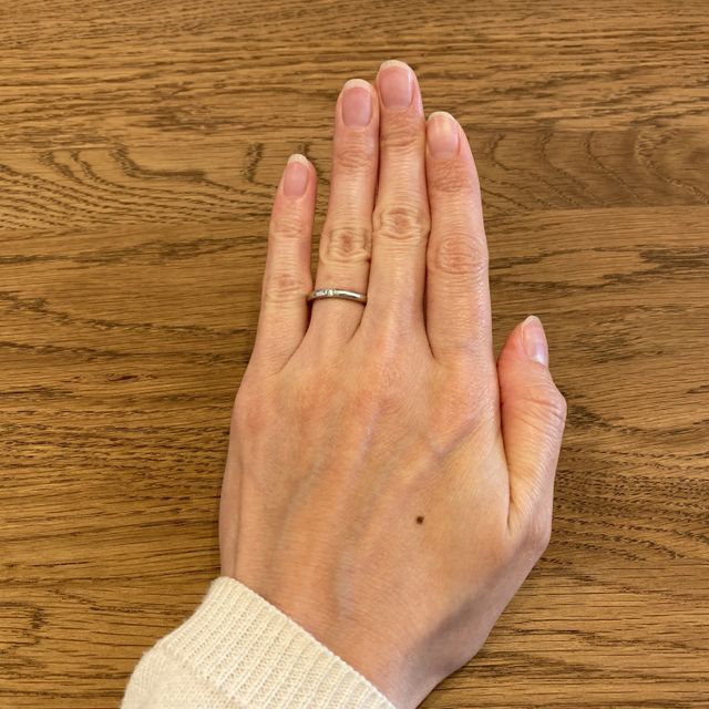 【ラザール ダイヤモンド(LAZARE DIAMOND)の口コミ】 デザインを重視しました。普段使いしやすいようシンプルな一石タイプのも…