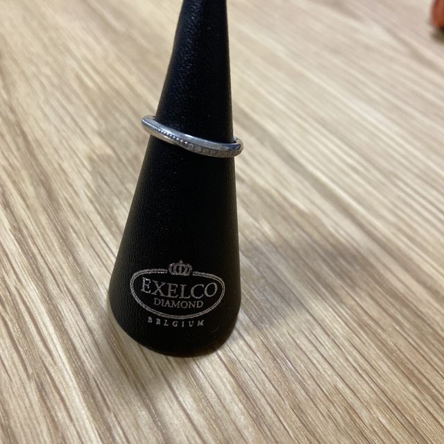【エクセルコダイヤモンド(EXELCO DIAMOND)の口コミ】 婚約指輪は買っていなかったので、ある程度デザイン性があり、またダイヤ…