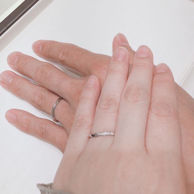 【俄(にわか)の口コミ】 華奢でシンプルなデザインを探していました。
その中でもせせらぎはシンプ…