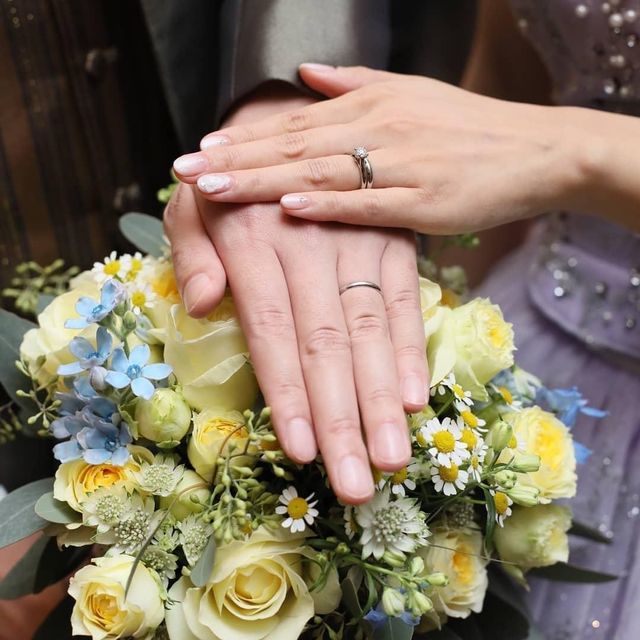 【カルティエ(Cartier)の口コミ】 大きな一粒ダイヤがついた、エンゲージリングらしい定番のデザインにひか…