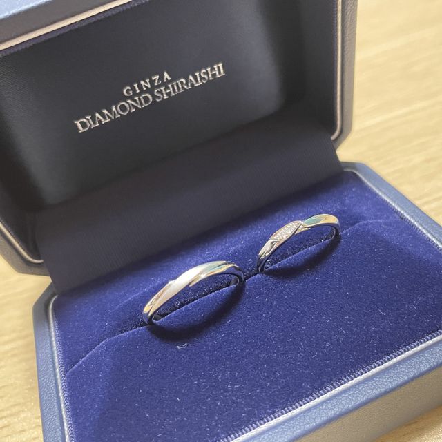 【銀座ダイヤモンドシライシの口コミ】 ゼクシィを見ていて気になる指輪があり、来店しました。
結果的には違う指…