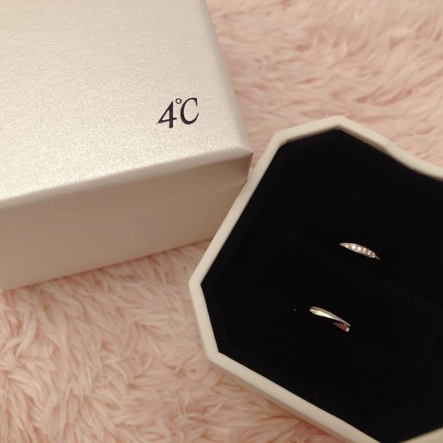 【4℃ BRIDAL(ヨンドシーブライダル)の口コミ】 事前にHPや雑誌などで調べて、気になるものを3点程ピックアップし、実際に…