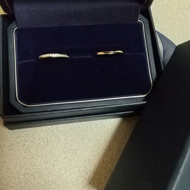 【銀座ダイヤモンドシライシの口コミ】 シンプルで職場にもつけていけるデザインを考えていました。
こちらの指輪…