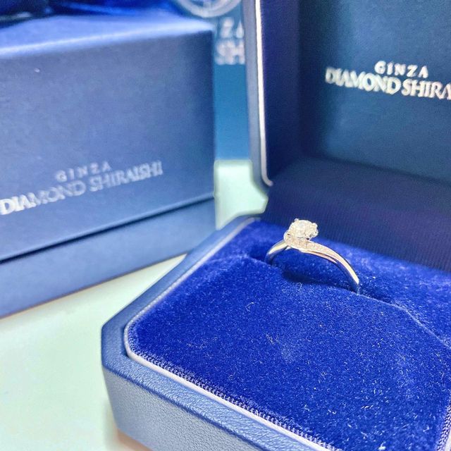 【銀座ダイヤモンドシライシの口コミ】 見た瞬間のときめきが、決め手です。
ダイヤルースが乗っていない時は、少…