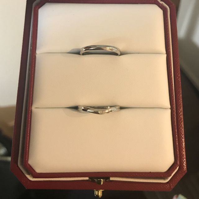 【カルティエ(Cartier)の口コミ】 妻はバレリーナカーブのデザインを探していたのに対し、私はシンプルにス…