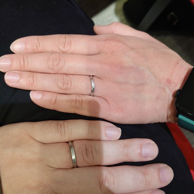 【銀座ダイヤモンドシライシの口コミ】 指輪の内側もラウンド処理されているらしく凄くいい感じでした。
サイズは…