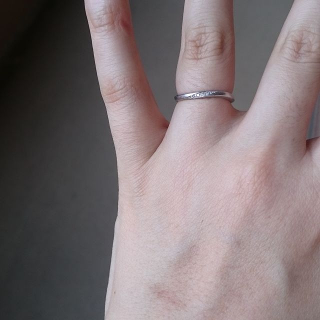 【俄(にわか)の口コミ】 色んな海外ブランドとかを見て回りましたが、派手なものが多く、普段使い(…